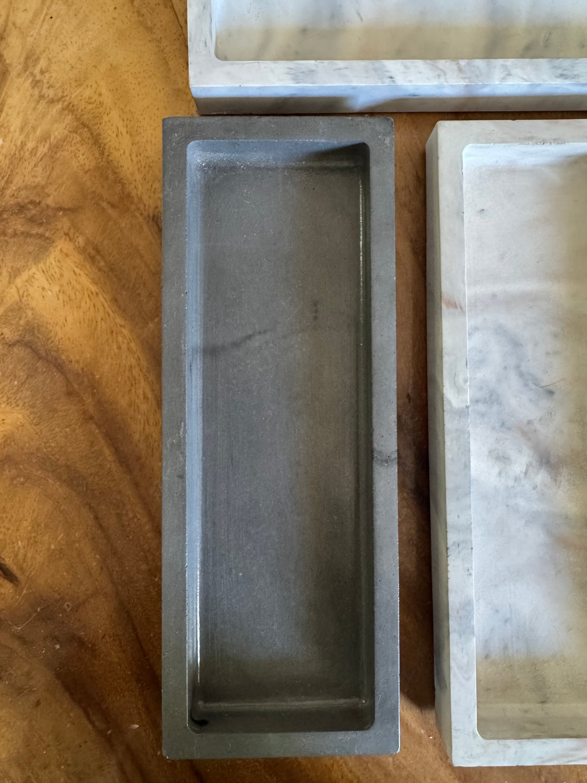 Bandeja rectangular de bordes anchos