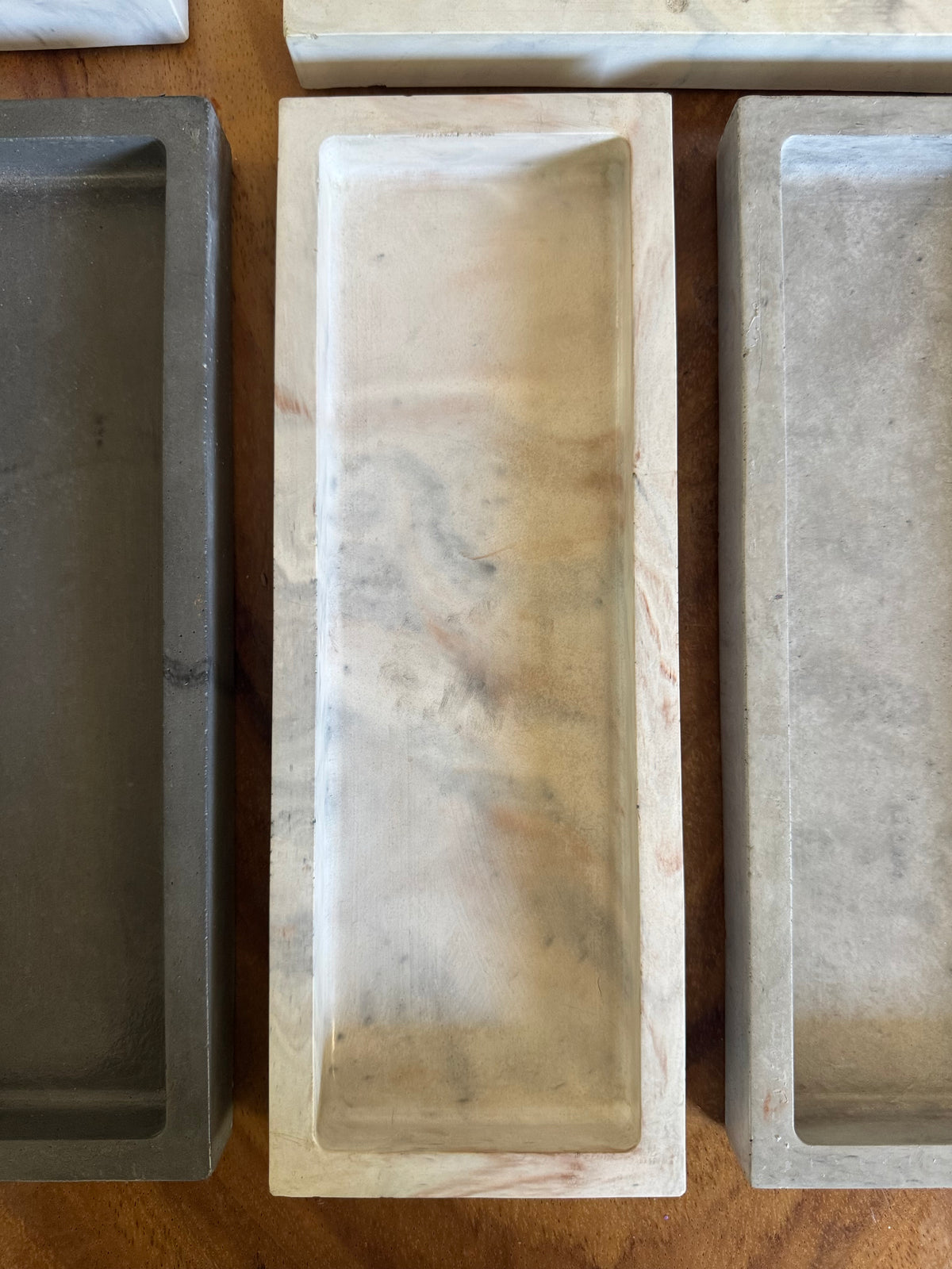 Bandeja rectangular de bordes anchos