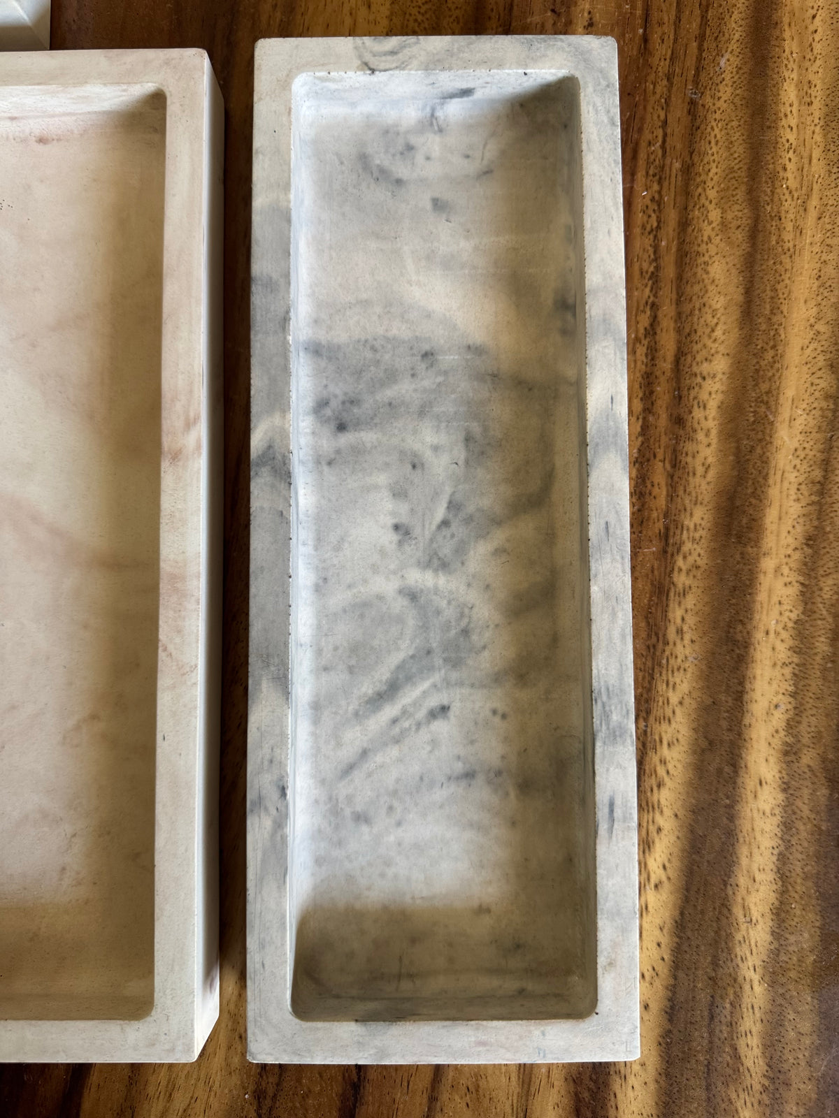 Bandeja rectangular de bordes anchos